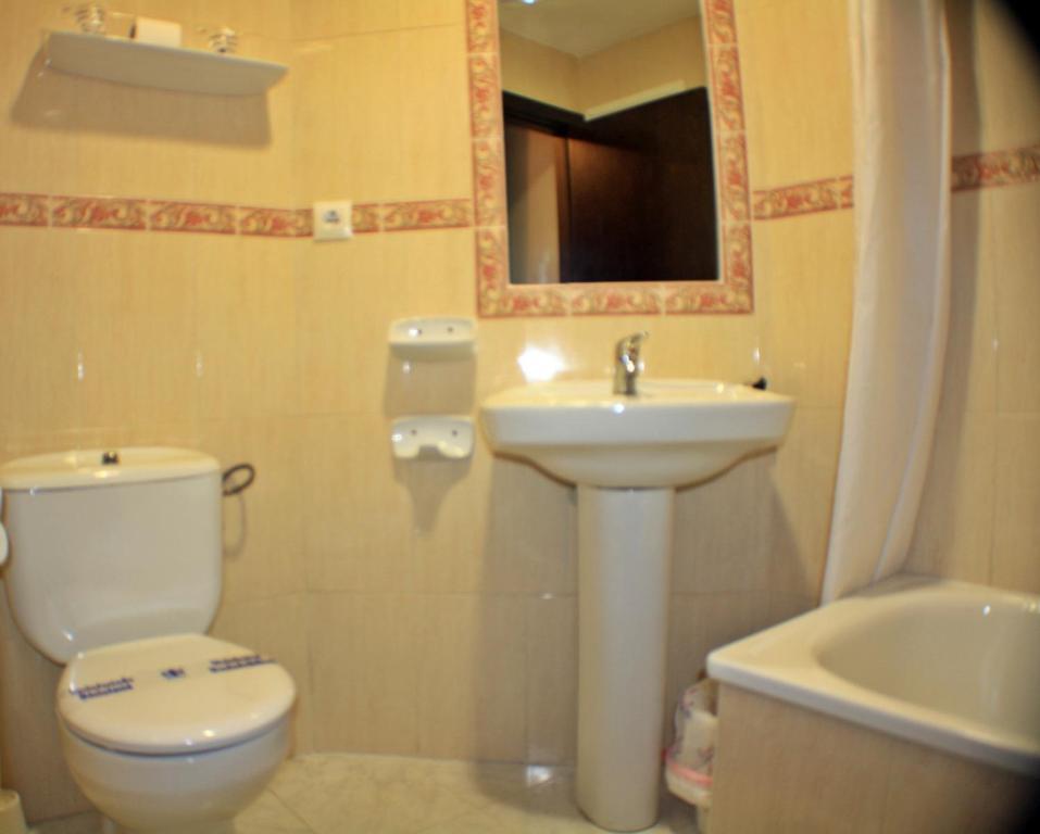 Hostal Carlos I La Línea de la Concepción Zimmer foto